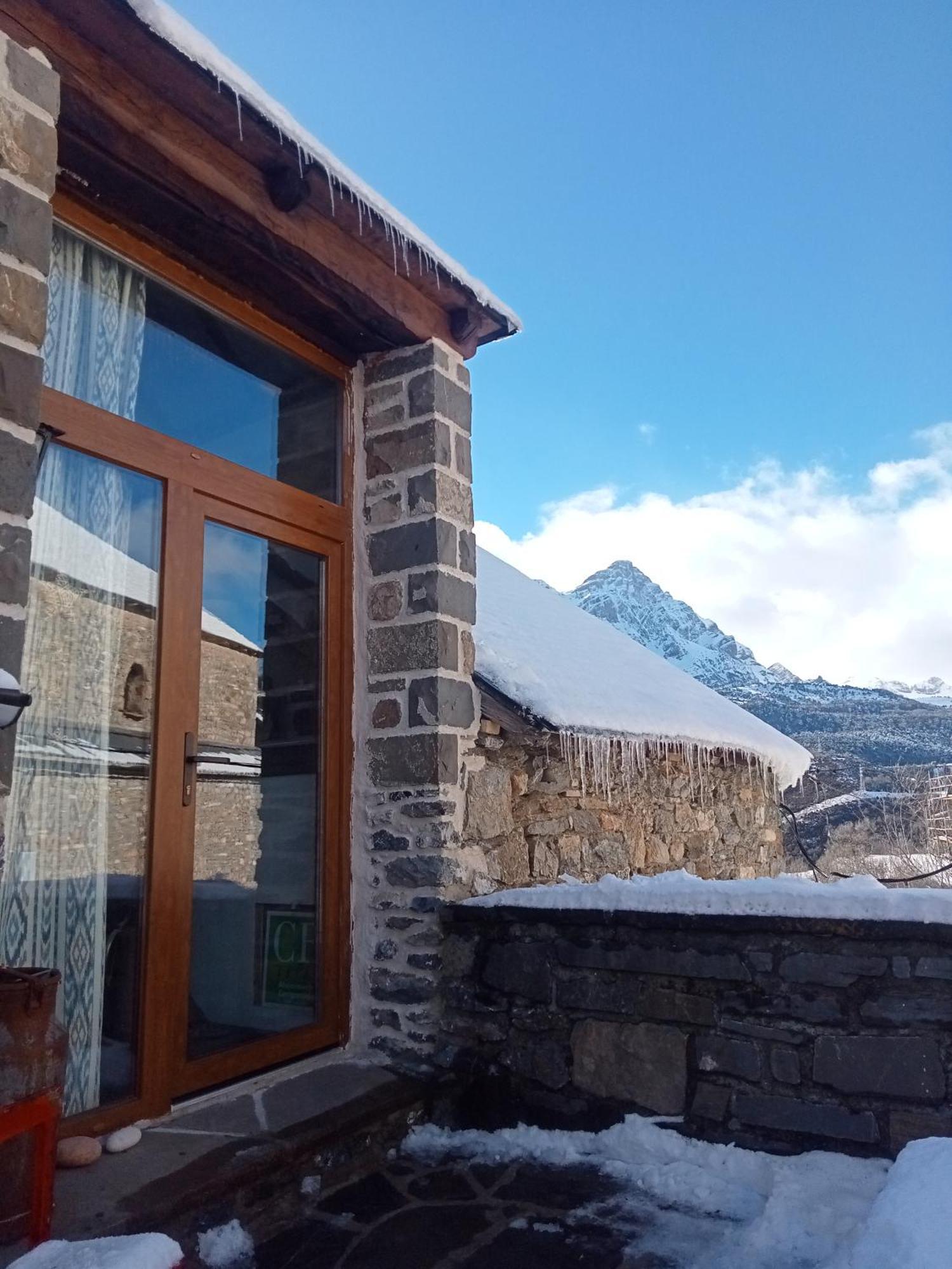 Suite En Cuadra Pajar, Casa Rural Hoz de Jaca Esterno foto